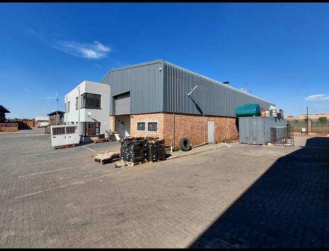 3,980M² INVESTMENT FOR SALE IN CLAYVILLE